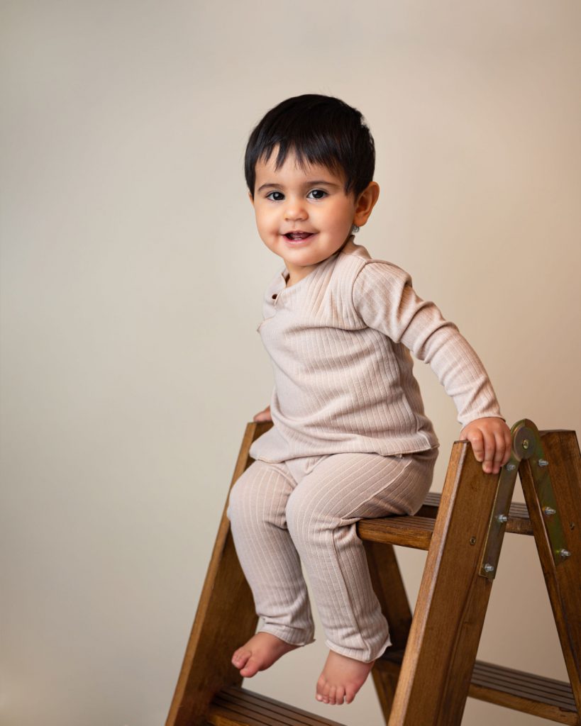 Set bluza petrecuta si pantaloni lungi Nolis bej